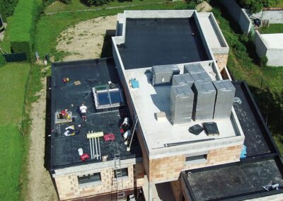 Pose d’étanchéité EPDM sur une maison en construction à La Tour du Pin (38)