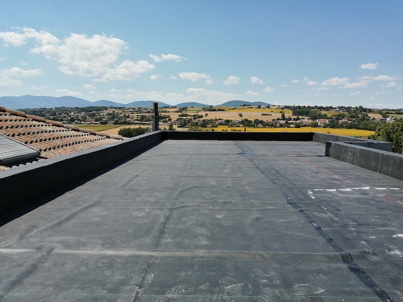 Etanchéité-maison-finition-gravillon-Rhône-69-EPDM-1